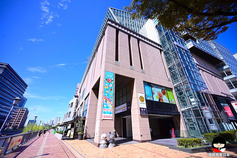 hakata riverain mall